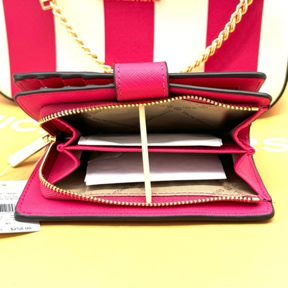 Michael Kors Large EW Crossbody Bag & MD Bifold Zip Chain Wallet Pink - Picture 12 of 14